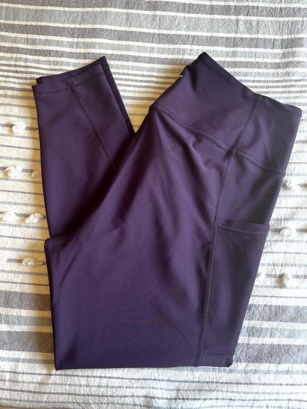 Old Navy Active High Rise PowerSoft 7/8 Pocket Purple Leggings in XL